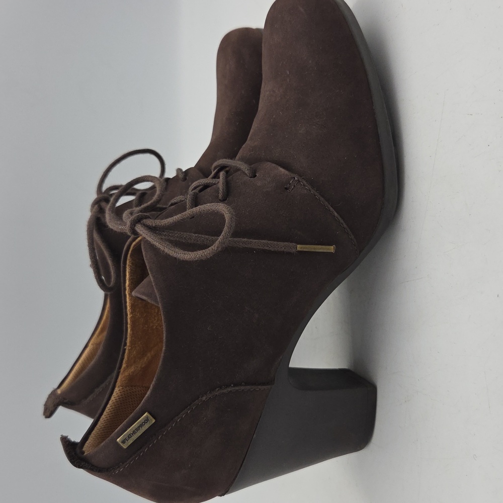 Comfortiva Neacy Brown Heeled Booties